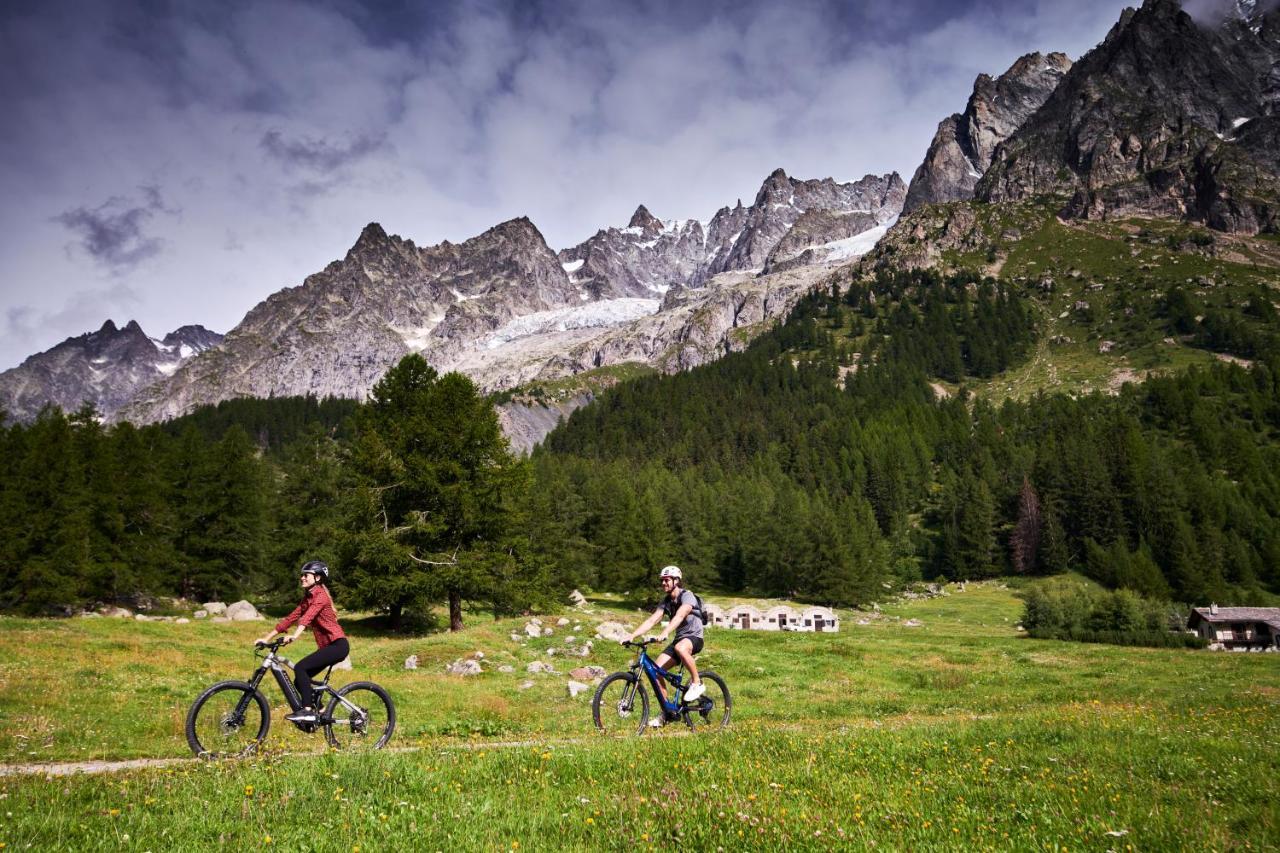Le Massif Hotel & Lodge Courmayeur The Leading Hotels Of The World Exterior foto